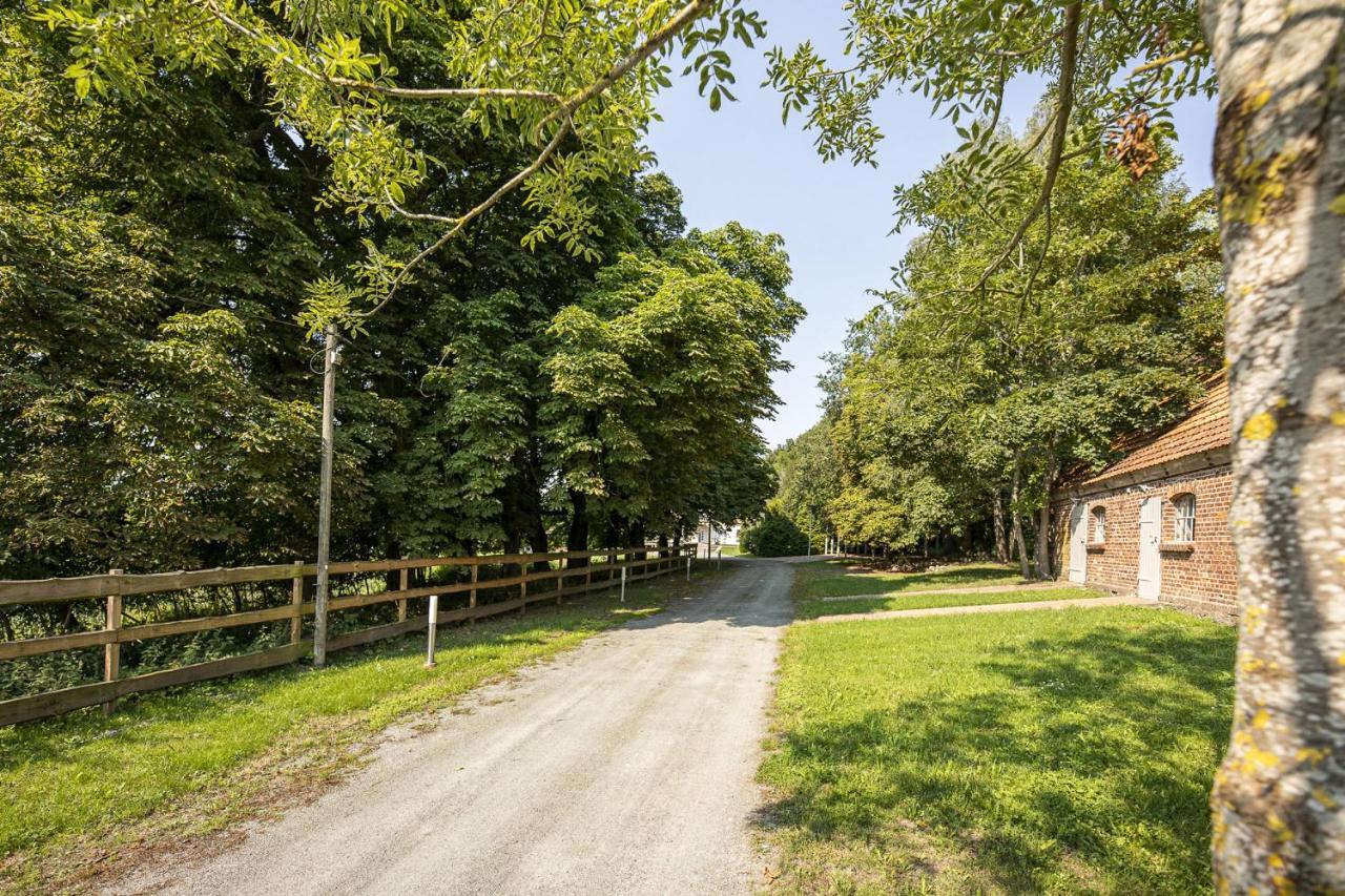 Ruhig Und Idyllische Lage, Strandnah, Gratis Nutzung Vom Ahoi Erlebnisbad Und Sauna In Sellin - Gutshaus Silvitz Fewo 02 Διαμέρισμα Bergen Auf Rugen Εξωτερικό φωτογραφία