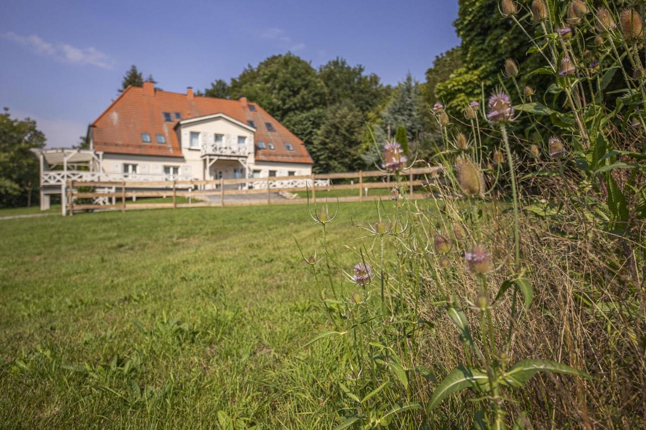 Ruhig Und Idyllische Lage, Strandnah, Gratis Nutzung Vom Ahoi Erlebnisbad Und Sauna In Sellin - Gutshaus Silvitz Fewo 02 Διαμέρισμα Bergen Auf Rugen Εξωτερικό φωτογραφία